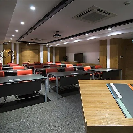 伊莱达先锋酒店